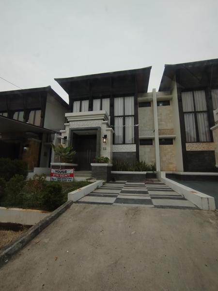 Rumah Disewakan di Cluster Forest Green Lippo Cikarang 